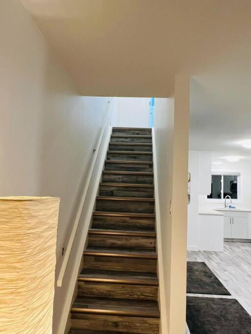 Villa Walking Distance To St Boniface, Easy Parking Winnipeg Exterior foto